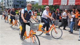苗縣YouBike啟用  徐耀昌騎乘體驗苗栗縣建置公共自行車租賃系統引進YouBike，26日舉行啟用典禮，苗栗市6處站點先行開通，縣長徐耀昌（前左）與微笑單車公司董事長劉金標（前右）一起騎乘體驗。中央社記者管瑞平攝  107年6月26日