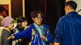 螢火蟲電影院  無米樂社區看露天大銀幕文化部與國立台南生活美學館合辦「螢火蟲電影院」，29日將在台南市的「無米樂」社區，播放台味國片「花甲大人轉男孩」。圖為電影劇照。（台灣南方影像學會提供）中央社記者楊思瑞台南傳真  107年6月27日