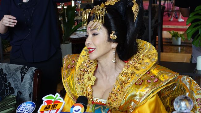陳美鳳還在等愛　吃小鮮肉心臟要大顆