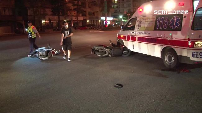 路口減速停禮讓救護車　反遭後車追撞