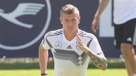 取笑巴西國恥　德國克魯斯報應來了…
世足,世界盃,德國國家隊,Toni Kroos,國恥,巴西,南韓
https://twitter.com/ToniKroos/media