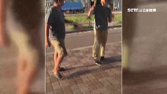 橋下玩滑板遭居民動粗抗議　網一面倒