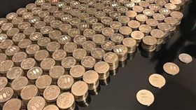 

▲日本一名網友「クソ虫」憑藉超強毅力及撲滿，5年存下100萬日幣。（圖／翻攝自推特）
