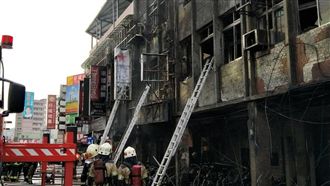 新莊火警！機車行竄火苗　救出8人