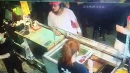 被店家指說用50元硬拗120元冰品,姊妹花跳出來澄清喊冤,說店家態度差而且「東西沒熟誰會吃下去」? 圖翻攝自花蓮同鄉會