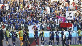 再次挺進16強，讓日本球迷興高彩烈。（圖／美聯社／達志影像）