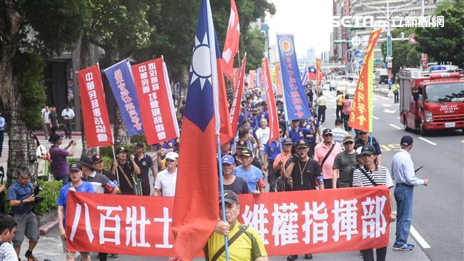 吳斯懷與八百壯士挺中國老兵維權嗎？