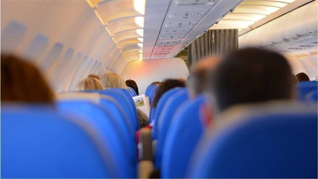 別睡啦！飛機乘客50人有一人遇真愛