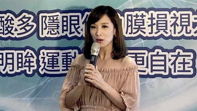 受夠隱形眼鏡！主播靠飛秒雷射重生