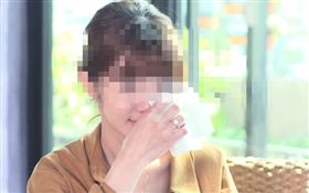 兒床激戰小王90分鐘！空姐1年前「嬌羞哽咽片」流出　綠夫：陪你到底(圖/翻攝自YOUTUBE)