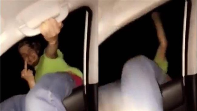 跨坐車窗比中指耍帥　下一秒GG了！