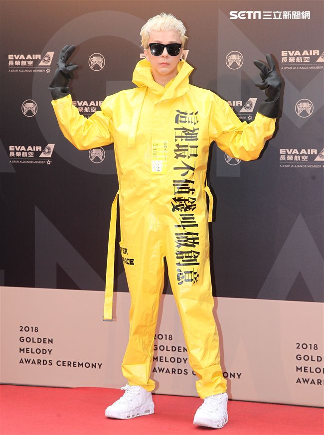 29屆金曲獎星光大道廖人帥。（記者邱榮吉/攝影）