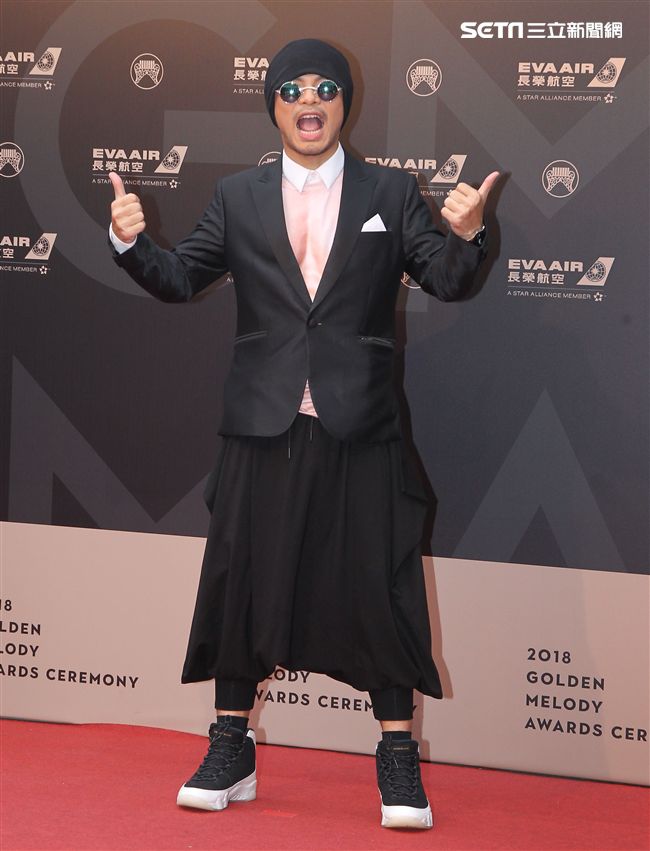 29屆金曲獎星光大道黃明志。（記者邱榮吉/攝影）