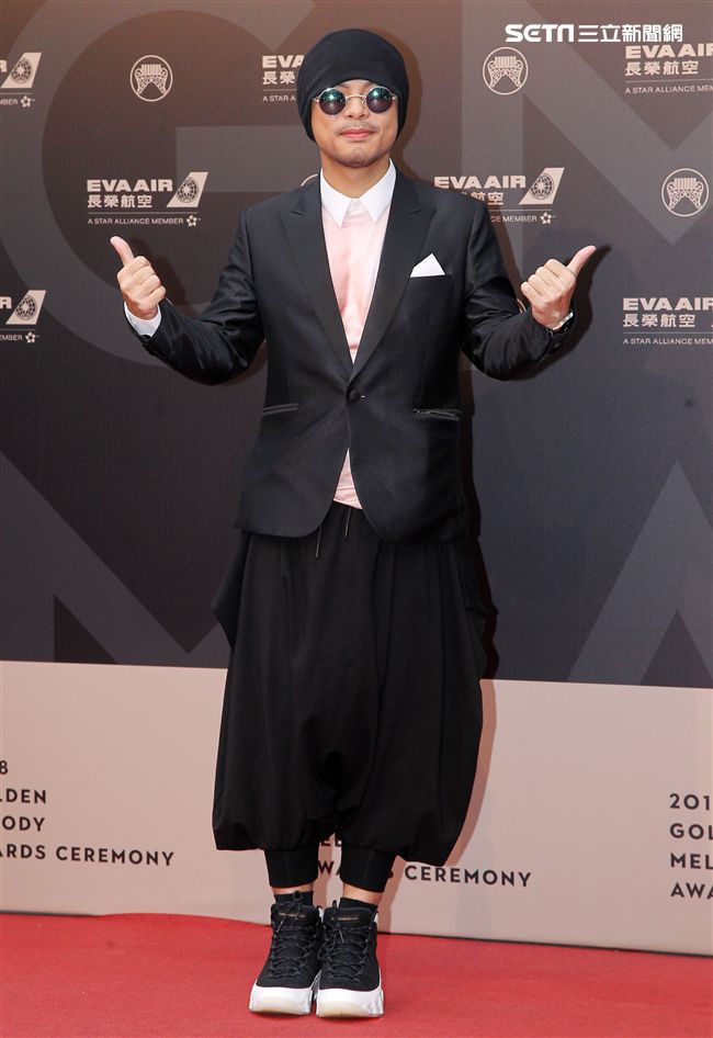29屆金曲獎星光大道黃明志。（記者邱榮吉/攝影）