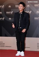 29屆金曲獎星光大道荒山亮。（記者邱榮吉/攝影）