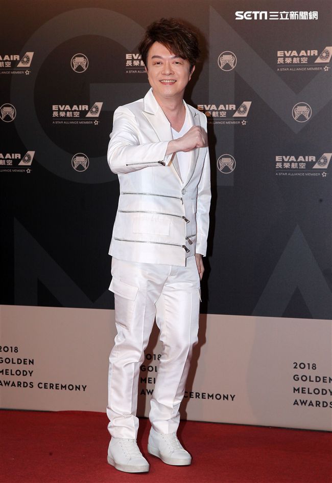 29屆金曲獎星光大道翁立友。（記者邱榮吉/攝影）