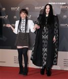 29屆金曲獎星光大道張惠妹、安那。（記者邱榮吉/攝影）