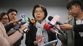 黨產會說明辜家涉毀損婦聯會檔案不當黨產處理委員會發言人施錦芳（中）9日表示，辜家涉隱匿、毀損中華民國婦女聯合會的檔案資料，相關承辦人員已送刑事告發狀至台北地檢署。中央社記者徐肇昌攝　107年3月9日