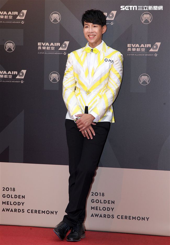 29屆金曲獎星光大道Dennis。（記者邱榮吉/攝影）
