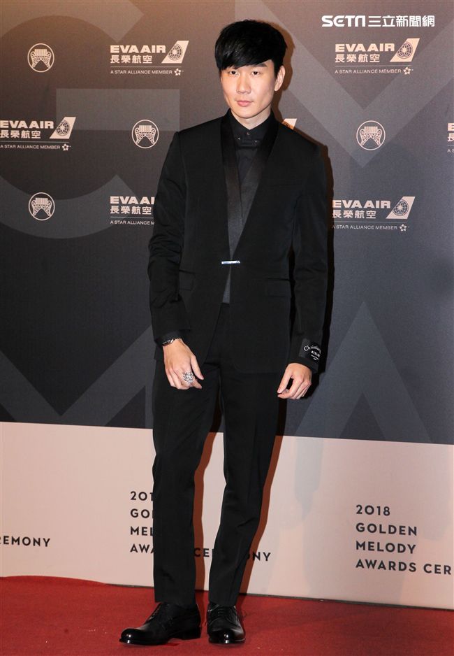 29屆金曲獎星光大道林俊傑。（記者邱榮吉/攝影）