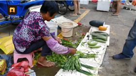 村子賣地人分3百萬！她堅持繼續賣菜　圖／翻攝自梨視頻