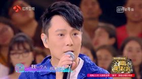 張信哲上陸綜《嗨！唱起來》。(翻攝微博)
