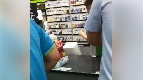 店員理貨動作誇張　他錄影公審網氣炸