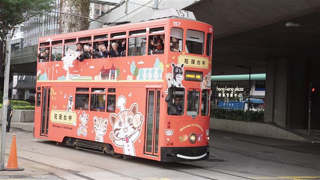 國際行銷！花博圖案現身香港叮叮車