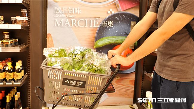 全台首家書店菜市場　有機健康吃下肚