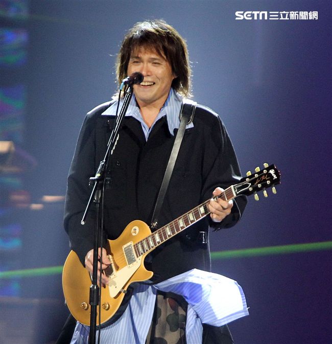 伍佰2018透南風演唱會台北站High翻台北小巨蛋。（記者邱榮吉/攝影）