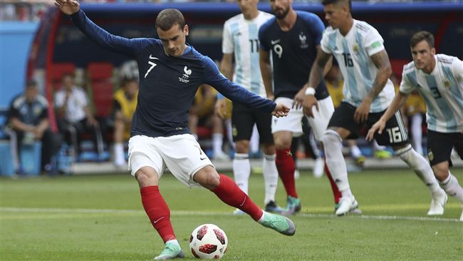 20年再奪冠　席丹藝術家球風變職員