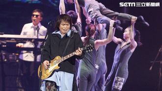 伍佰濕身開唱　大玩萬人波浪舞超壯觀