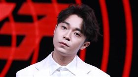 吳青峰、華晨宇、李宇春受邀擔任選秀節目《明日之子2》導師。(翻攝微博)