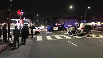 趕處理家暴案闖紅燈　警車路口撞死人