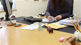 公司,女性,職場,結婚,主管,應徵,面試

https://www.flickr.com/photos/masaisrael/6802419683/in/photolist-bn7bnZ-jRG2L-UgPUsB-264erVJ-UxKztA-279RsjX-pbF4pV-6biSF5-dRs5Kf-4NjvMu-d5RvsN-5AzAtt-7yNP2L-5m3QdW-dHv1fR-nbFFqi-