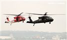 陸航UH-60M黑鷹直升機實施空中突擊著陸，空勤隊同機型也加入漢光演習。（記者邱榮吉/攝影）