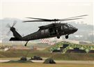 陸航UH-60M黑鷹直升機實施空中突擊著陸，空勤隊同機型也加入漢光演習。（記者邱榮吉/攝影）