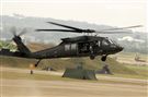 陸航UH-60M黑鷹直升機實施空中突擊著陸，空勤隊同機型也加入漢光演習。（記者邱榮吉/攝影）