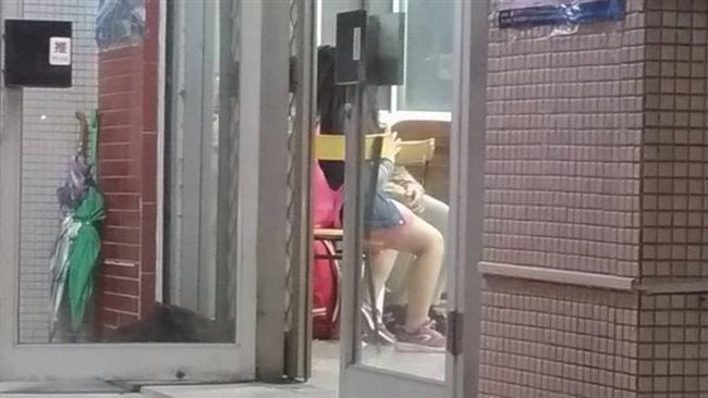 姊妹疑遭家暴躲公園　民眾控訴警吃案