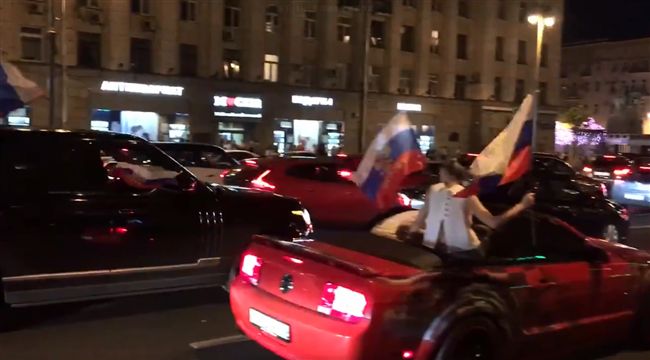 爽到睡不著！俄球迷深夜塞爆街頭慶祝