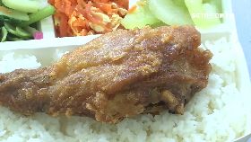 雞腿飯35元1800