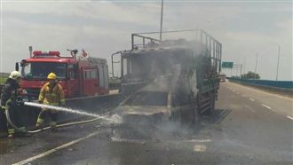 酒駕貨車追撞一家3口　害母慘被燒死