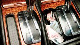 排檔桿藏私房錢／臉書爆廢公社