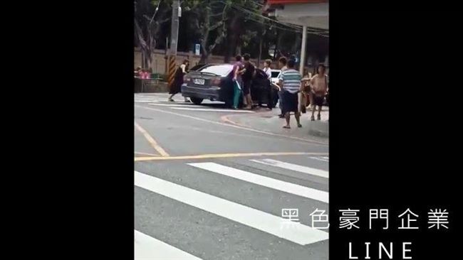 惡煞當街揮刀擄人上車　警追查緝凶
