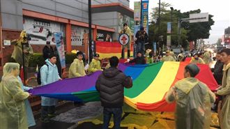 中選會初審通過 反空汙、同婚公投案