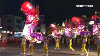 單手撐60kg！武漢高龍分段舞龍