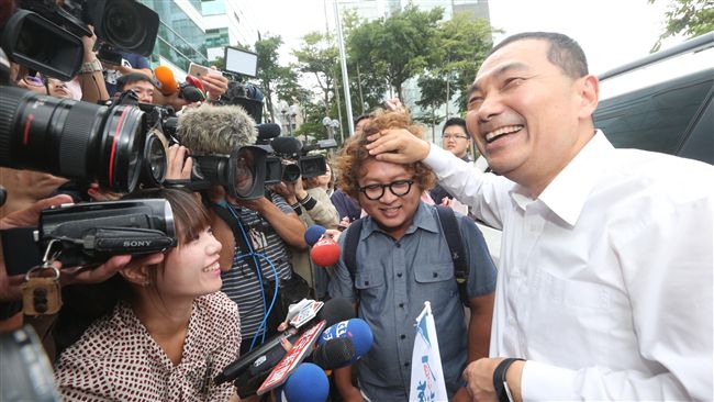 人前願守法人後要北市道歉　侯錯亂？