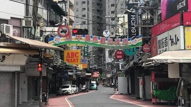 他疑逢甲夜市「墾丁化」！網友都怒了