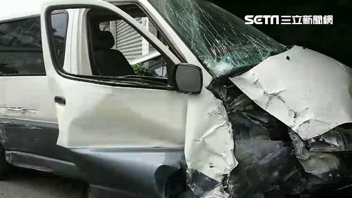 菜車,廂型車,車禍,台南(翻攝畫面)