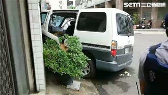台南連環車禍！菜車衝進民宅1死1傷